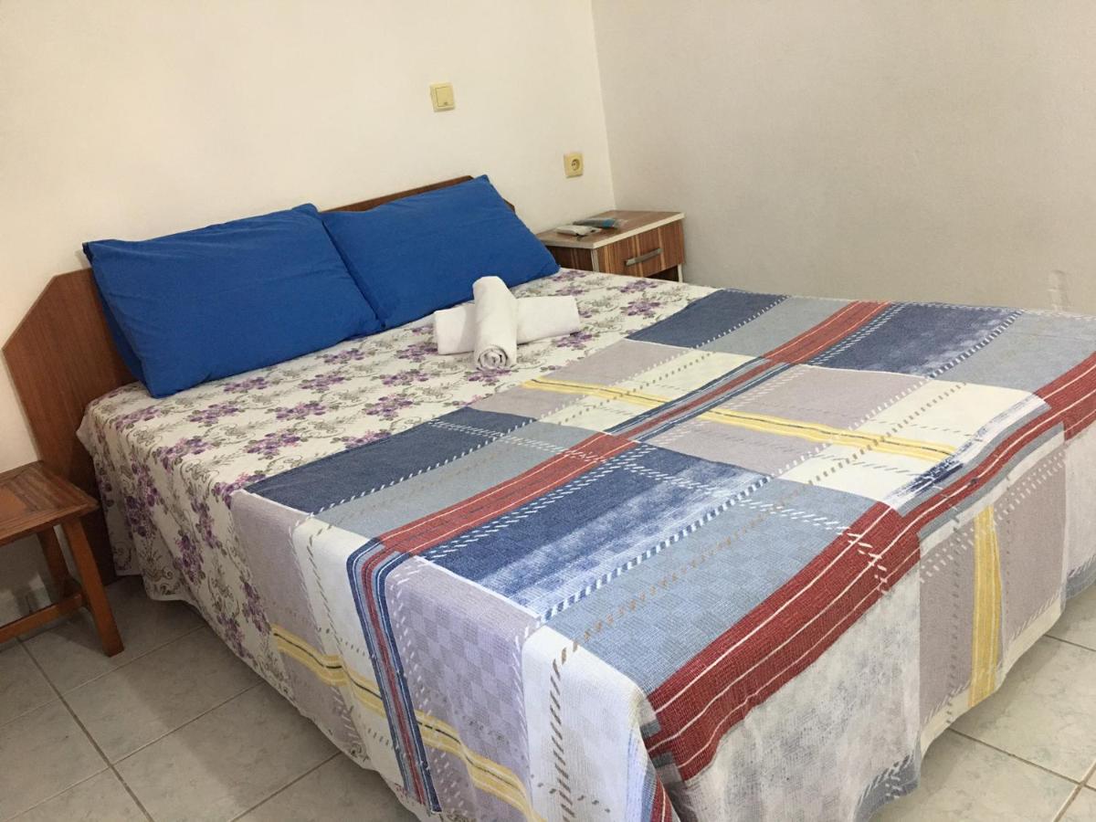 Keramos Pansiyon Finike Bagian luar foto