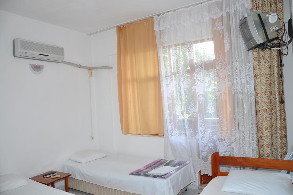Keramos Pansiyon Finike Ruang foto
