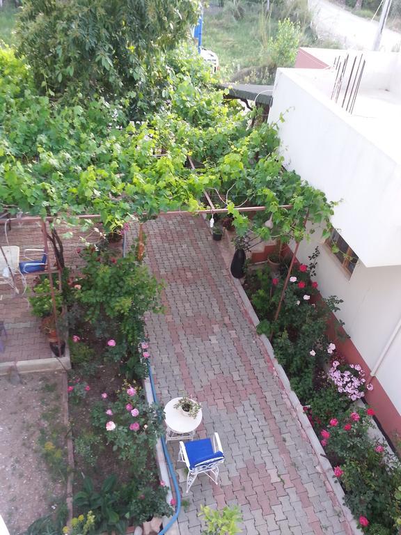 Keramos Pansiyon Finike Bagian luar foto